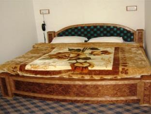 Grand Sultan Hotel Srinagar  Exterior photo